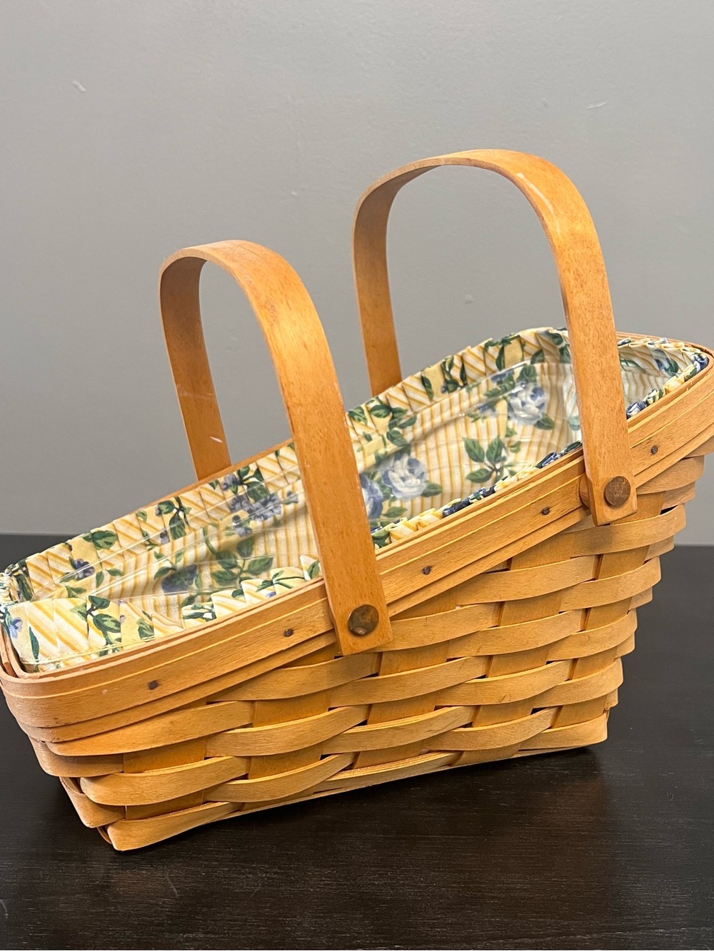 VTG 1998 Longaberger Medium Size Vegetable Basket W/ Plastic & Fabric Liner USA